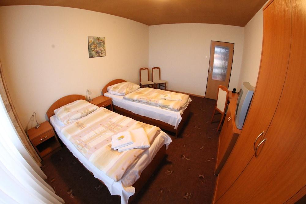 Hotel Spectrum Трнава Екстер'єр фото