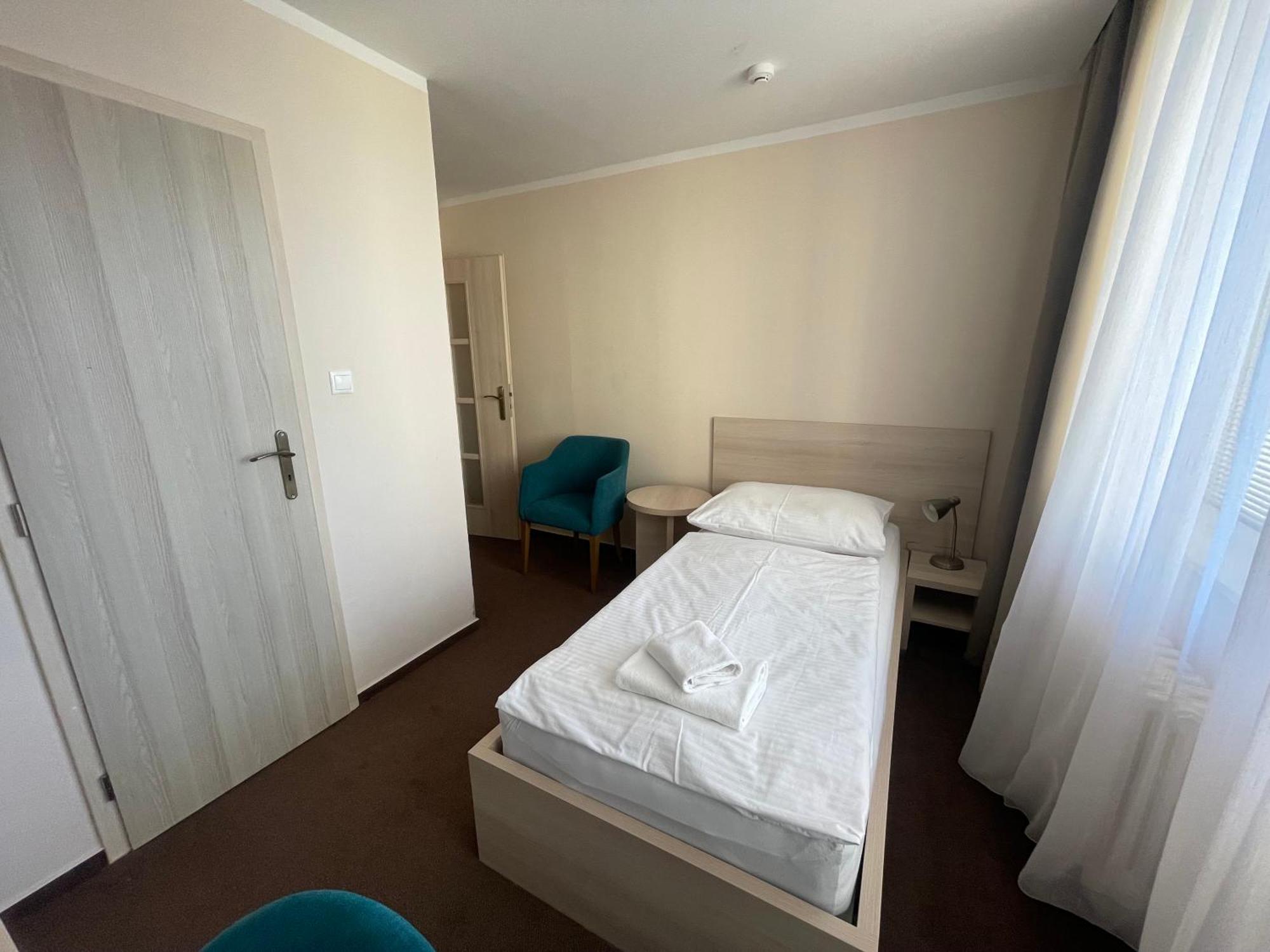 Hotel Spectrum Трнава Екстер'єр фото