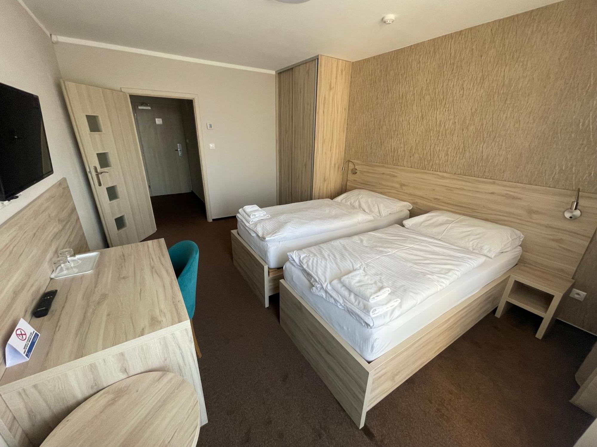Hotel Spectrum Трнава Екстер'єр фото
