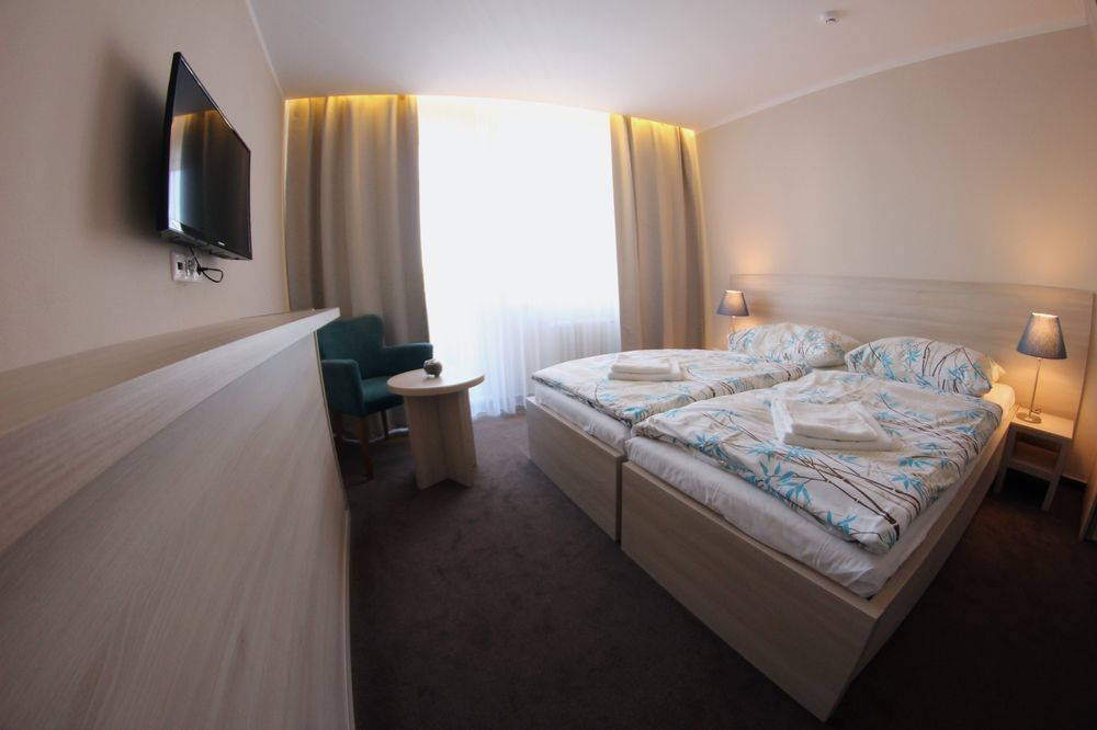 Hotel Spectrum Трнава Екстер'єр фото